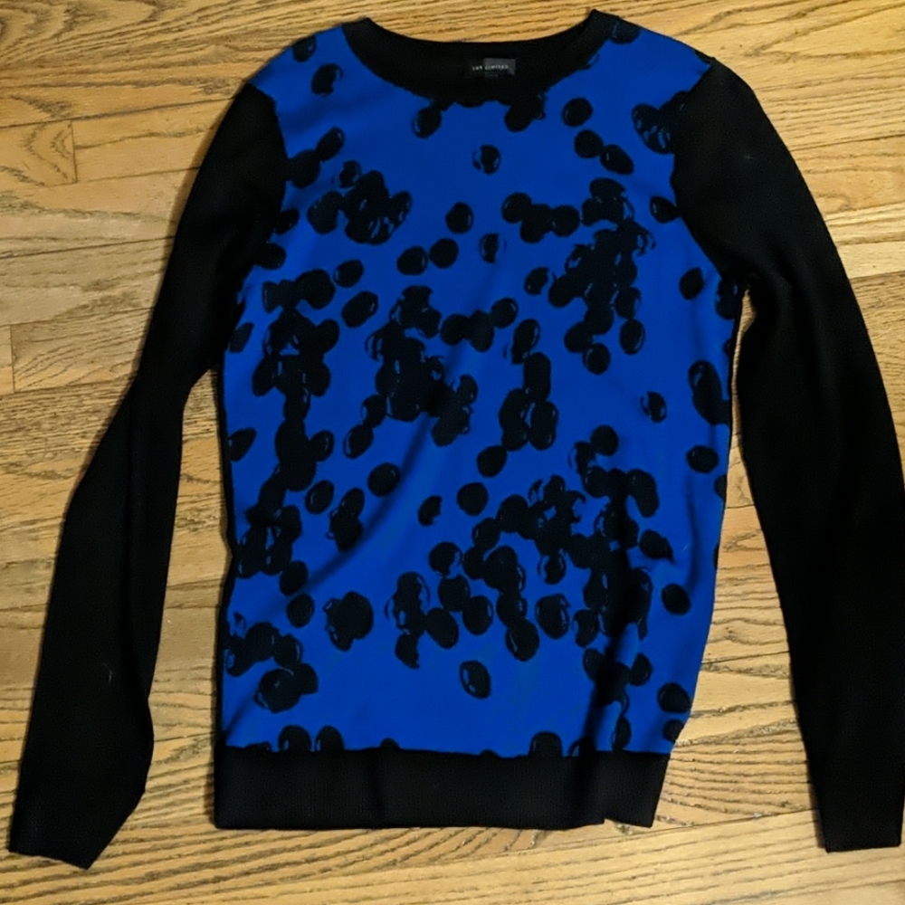 Lightweight sweater